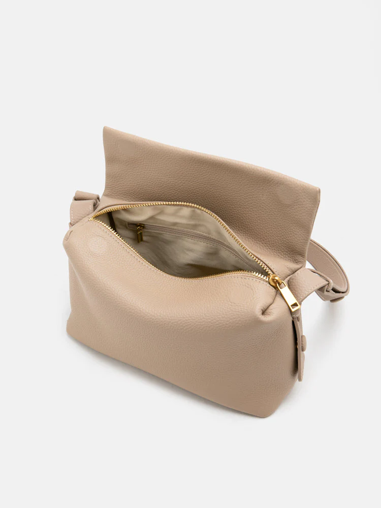 Thanee Slouchy Chained Leather Handbag - Image 16